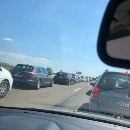 Затруднения за водачите в участъци на АМ Тракия Пътуващи алармират за