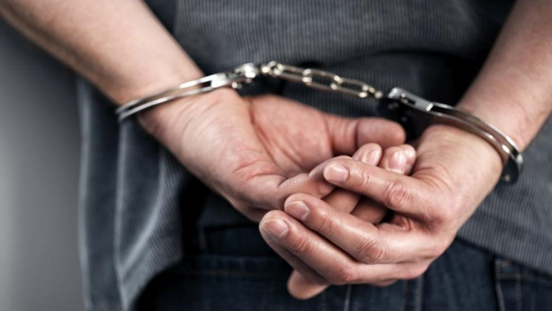 Задържаха млад мъж, извършил грабеж в Ракитово