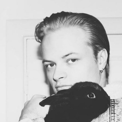 Двайсет и седем годишният син на 50 годишната съпруга на норвежкия