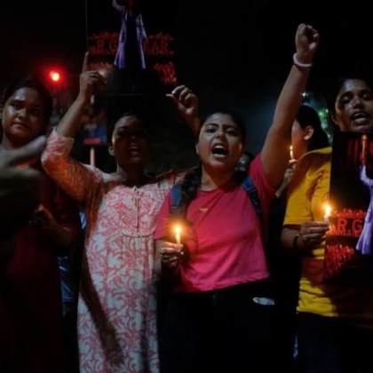 Десетки хиляди жени в щата Западен Бенгал маршируваха по улиците