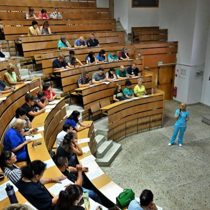 Целта на обучението е да повиши компетентностите на служителите в