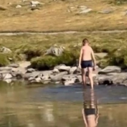 Турист се изкъпа в едно от Седемте рилски езера