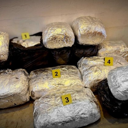 Задържаха десетки килограми марихуана на стойност 1,1 млн. лв СНИМКИ+ВИДЕО