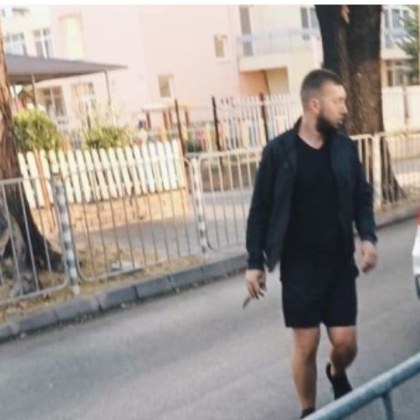 Задържаха мъж, заплашил с нож пловдивчанка заради кучето ѝ