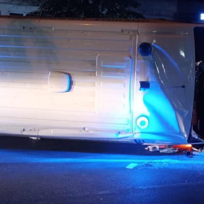 Четирима души са пострадали при тежката катастрофа с линейка станала в