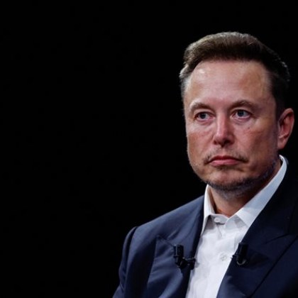 Социалната мрежа Екс днес заяви че незабавно и изцяло прекратява