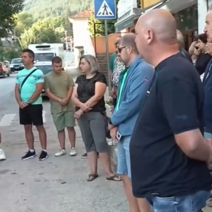 В жегите десетки населени места у нас попаднаха в капана