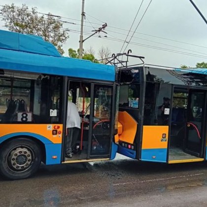 Два тролея се сблъскаха преди минути в София Инцидентът е