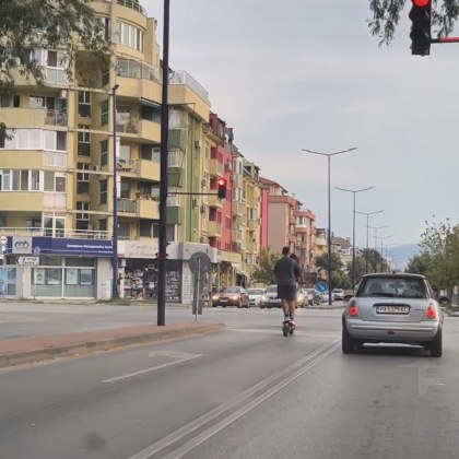 Тийнейджъри възмутиха пазарджиклии с опасното си поведение на пътя За