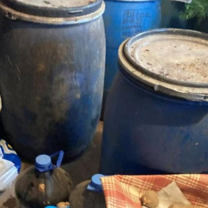 Митнически служители откриха близо 4200 литра етилов алкохол в селскостопански