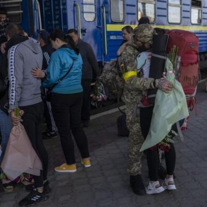 Украйна започна пълна евакуация на град Покровск Хиляди цивилни бяха