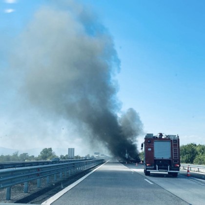 Камион гори на автомагистрала Тракия в района на Пловдив Инцидентът