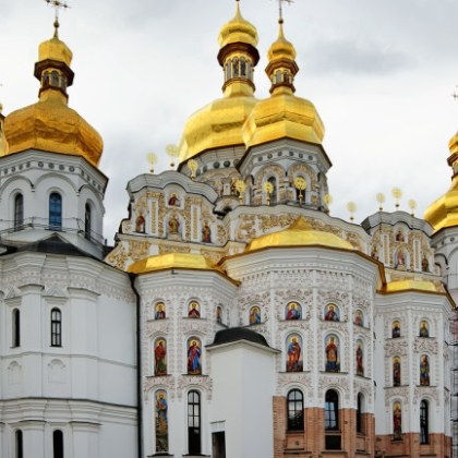 Володимир Зеленски подписа закон забраняващ свързаната с Москва православна църква Украинският