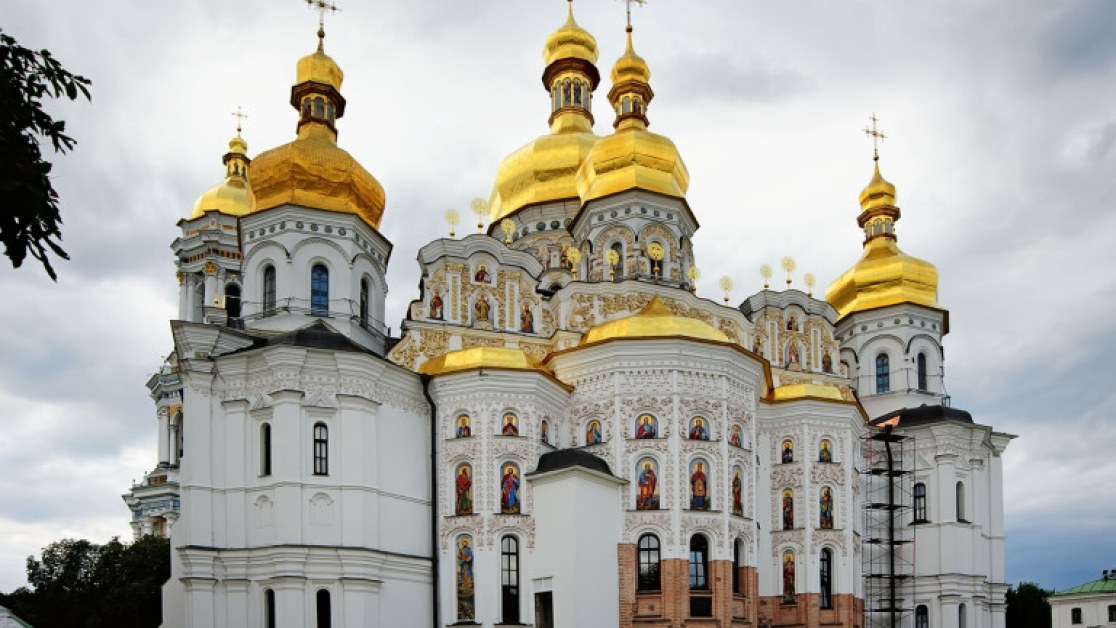 Зеленски подписа закон, забраняващ свързаната с Москва православна църква