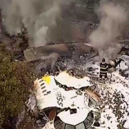 Самолет се разби в Алпите Голям брой служби за спешна