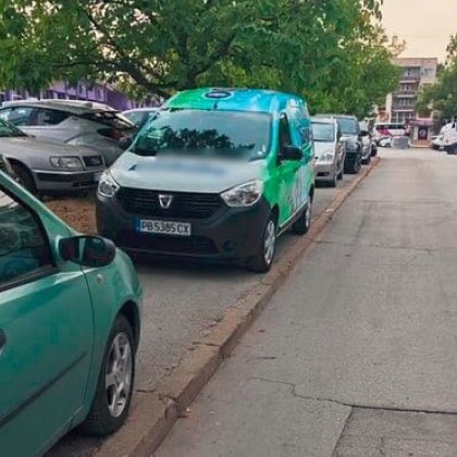 6 автомобила в нарушение не можаха да трогнат полицаи във