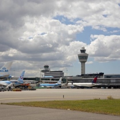 Въздушният трафик на нидерландското летище в Айндховен беше преустановен заради