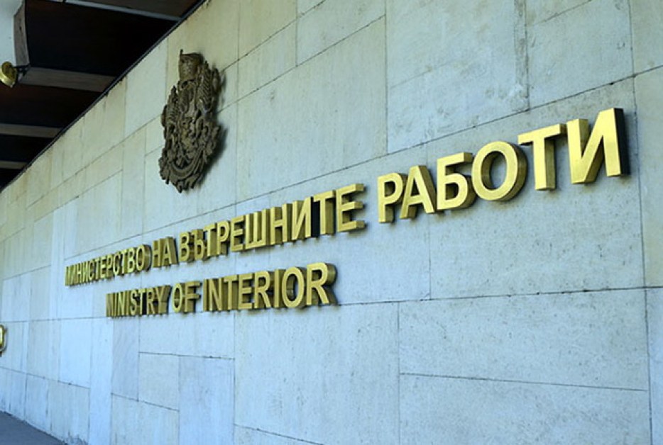 Освобождават директора на жандармерията и баретите