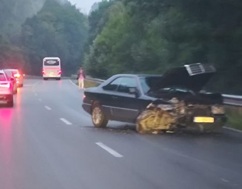 Тежка катастрофа край София, образува се задръстванеСНИМКИ