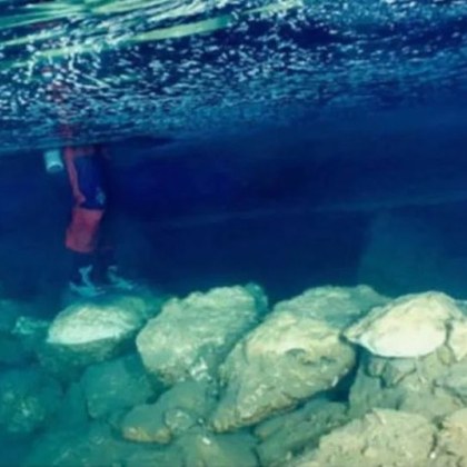 На брега близо до остров Майорка Испания е открит древен каменен