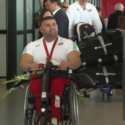 България посрещна олимпийския шампион Ружди Ружди който донесе златен медал
