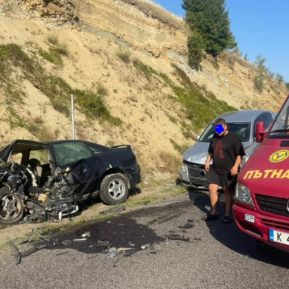 71 годишен загина а други трима са ранени при тежка катастрофа