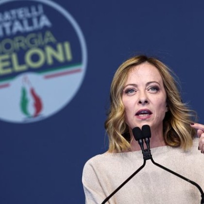 Италианският министър на културата Дженаро Санджулиано забъркан в извънбрачна връзка