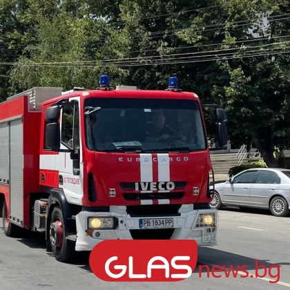Два противопожарни автомобила с шестима огнеборци са били изпратени до