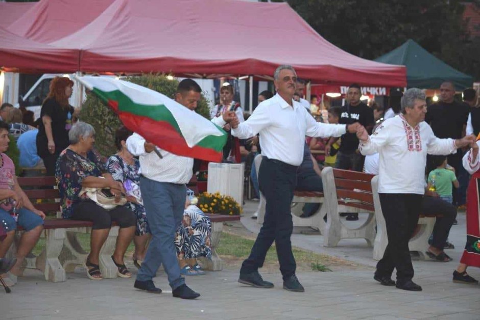 Родовете на Крислово се събраха