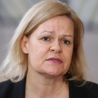 Германия въвежда временен контрол по всички свои сухопътни граници от