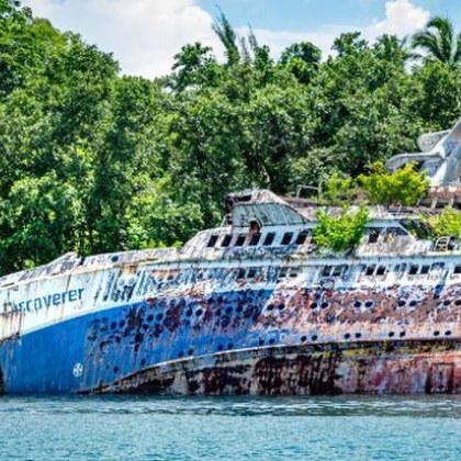 Изоставеният кораб MS World Discoverer струва около £40 милиона днешни
