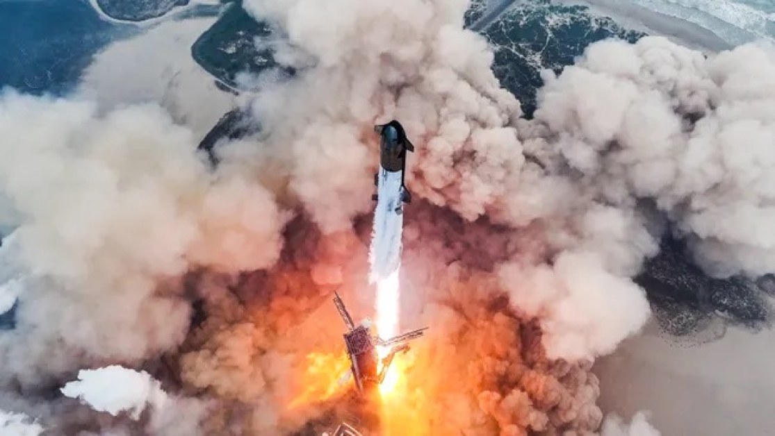 Мегаракета на SpaceX ще пътува до Марс след две години, а след четири ще изпрати и екипаж