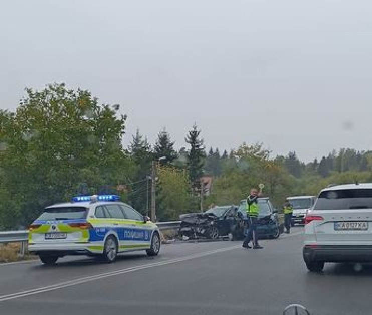 Челен удар край София, има ранени* СНИМКА