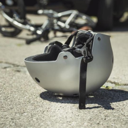 38 годишен мотоциклетист е с леки контузии след като е самокатастрофирал