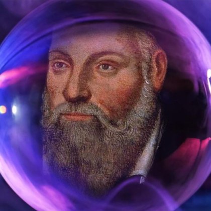 Нострадамус е известен с поредицата от пророчества които продължават да