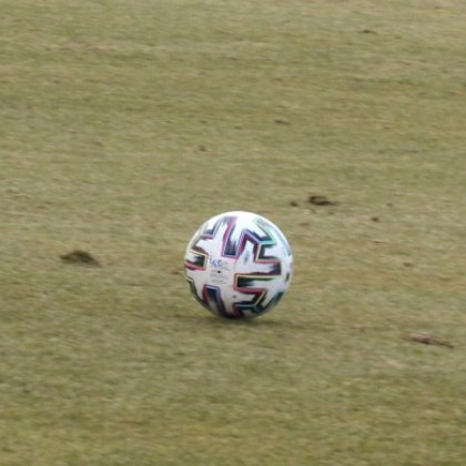 Телевизионният водещ Николаос Цитиридис става футболист Роденият в Гърция стендъп