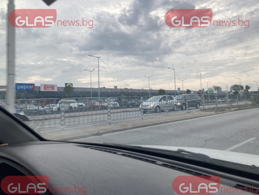 Коли се блъснаха до мост в Пловдив  СНИМКИ