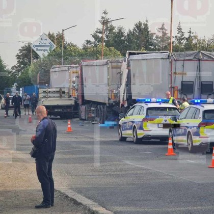 Двама пешеходци загинаха в Бургас а друг мъж е ранен