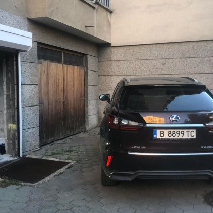 Автомобил с варненска регистрация успя да привлече вниманието в София