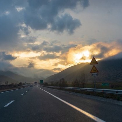 От този месец се намаляват пътните такси по две от