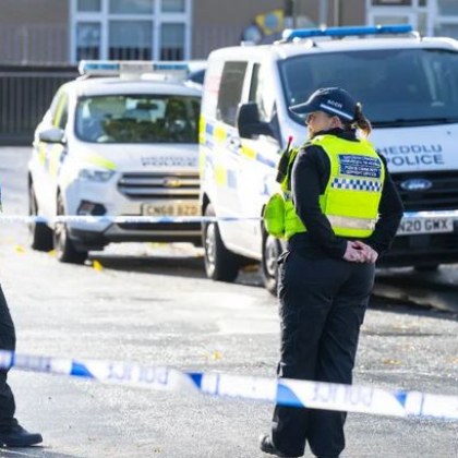 Откриха мъртви семейство и домашният им любимец в дома им