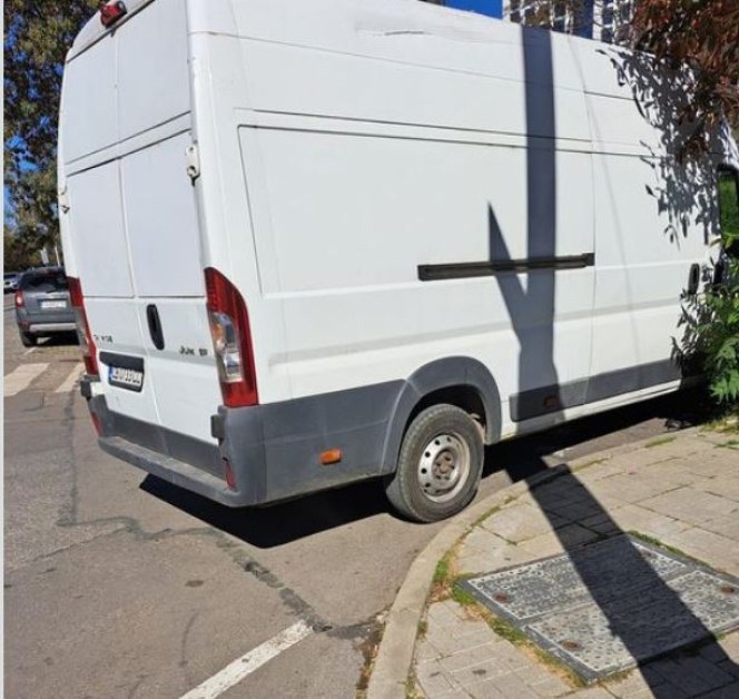 Глобиха водач за серия нарушения, полицай впечатли столичанин СНИМКА