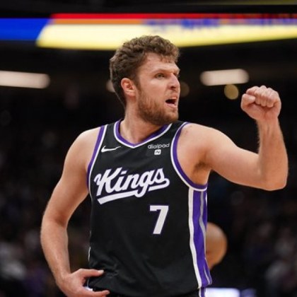 Крилото на гръцкия Олимпиакос Александър Везенков получи признание от Националната