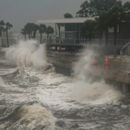 Българските граждани намиращи се на територията на щата Флорида стриктно