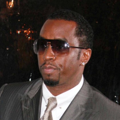 В интернет активно се обсъжда теория според която вместо рапъра