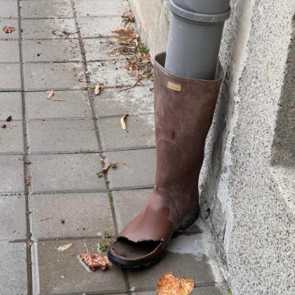 Гумените ботуши намериха ново приложение Освен за основното си предназначение