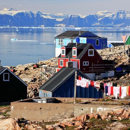 Ittoqqortoormiit известен преди като Скоресбюзунд е отдалечено кътче на Земята