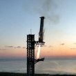 SpaceX приземи носителя Starship на Земята за първи път след изстрелването ВИДЕО