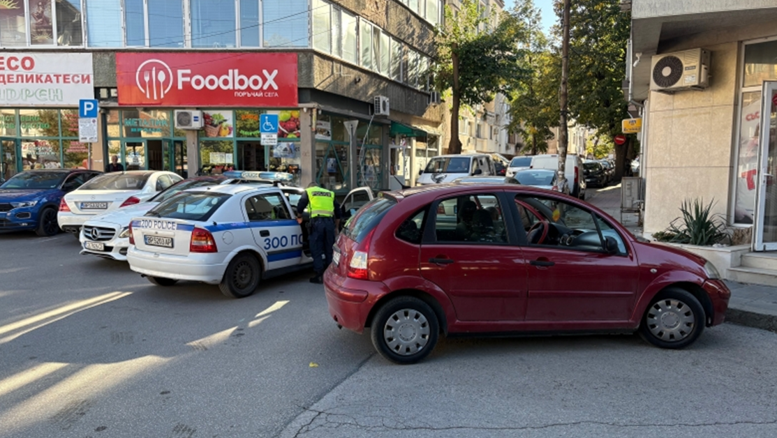 Пиян шофьор блъсна полицейски бус във Враца