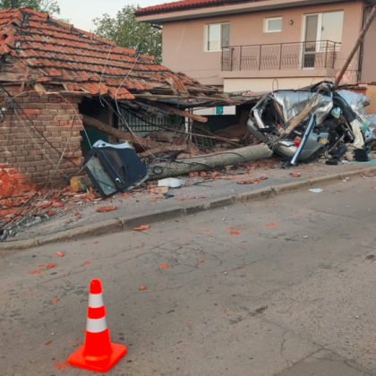 21 годишният шофьор който отсече електрически стълб а след това се